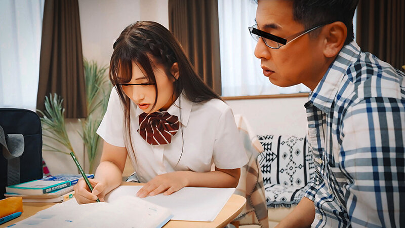 「「ごめんなさい。」家庭教師をしていた教え子の大事な入試の直前に…勉強疲れでスイミンしている彼女をヤっちゃいました。」のサンプル画像2枚目