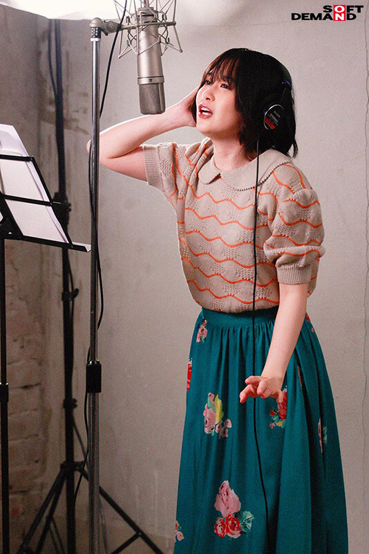 「伝説の昭和アイドル おじさんボイトレ講師による喉奥拡張イラマ映像が流出。 門倉すず」のサンプル画像2枚目