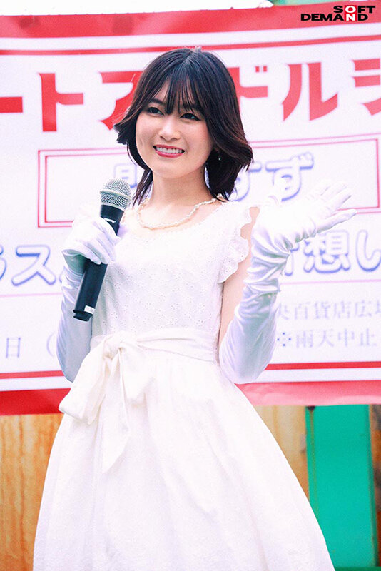 「伝説の昭和アイドル おじさんボイトレ講師による喉奥拡張イラマ映像が流出。 門倉すず」のサンプル画像3枚目