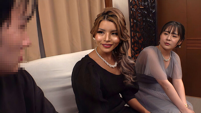 「【素人お姉さん】結婚式帰りの美女2人組をナンパして童貞君と夢の3P中出し体験」のサンプル画像2枚目