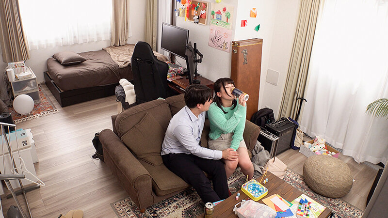「「子供がいても恋がしたい…」ヤリチン保育士が産後イキやすくなった園児ママを誘って昼間っから宅飲みセックスVOL.1【完全盗撮アングルVer.】」のサンプル画像8枚目