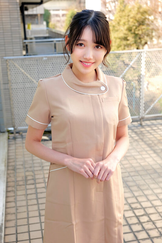 「高級美容サロン勤務の美人セラピストさんがお口だけでじゅぽんじゅっぽんバキュームノーハンドフェラ!?あずささんさくらさん」のサンプル画像2枚目