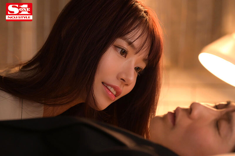 「夜、ホテル、女上司と二人きり。相部屋逆NTR 河北彩花」のサンプル画像3枚目