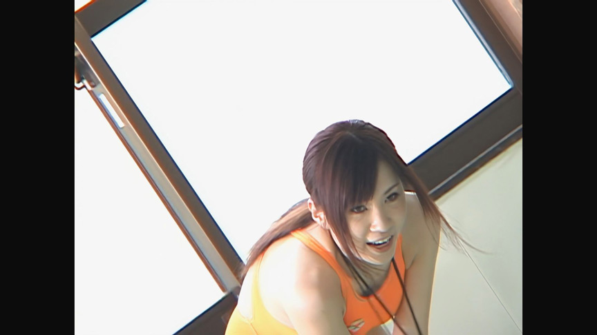 「【水着】名門スイミングスクール美人コーチの魅惑レッスン｜AIリマスター高画質版で蘇る競泳水着の美ボディ」のサンプル画像1枚目