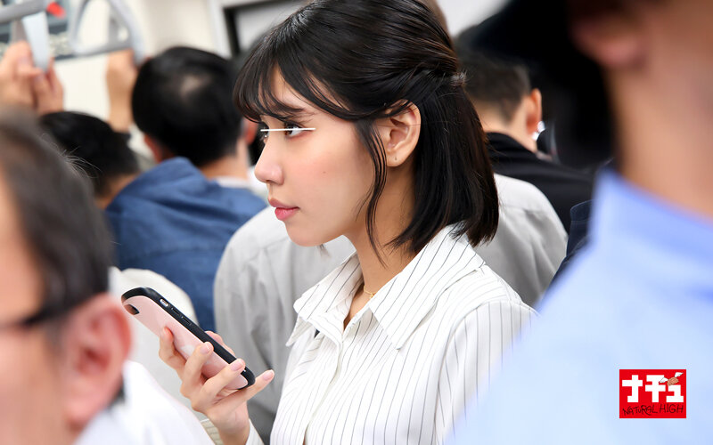 「対面羞恥で何度もイカされ糸が引くほど舌を絡ませるベロキス発情娘6 肉厚唇ムッツリOL」のサンプル画像2枚目