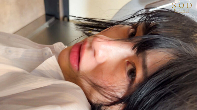 「【絶対服従ランドリー】毎晩店内でオナニーしている美人OLを性奴●にして40分間ち●こを洗濯させてます。 宮島めい」のサンプル画像6枚目