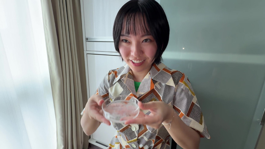 「【個人撮影】加護まりの舌ブラシで「汚舌苔」採取」のサンプル画像8枚目