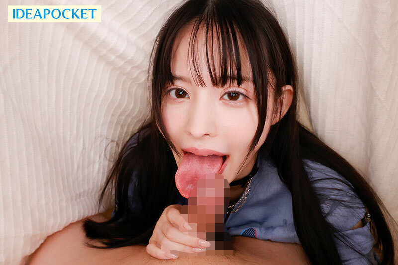 「10年ぶりに再会した幼馴染は今や国民的アイドルなのに童貞の僕を小悪魔パンチラ誘惑！？ 彼女の掌の上で転がされ続け2日間で10発も搾りとられました… 山田鈴奈」のサンプル画像9枚目