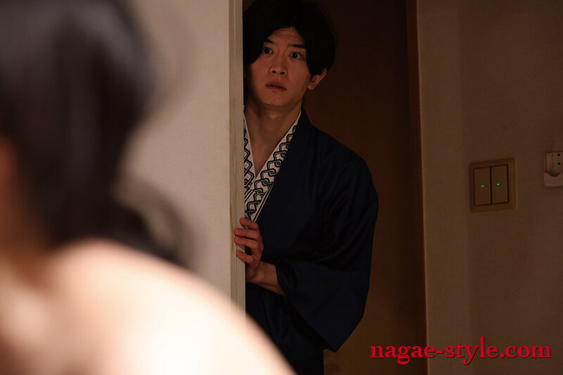 「友人のオナホにされた僕の母 ~家族旅行中の出来事~ あずま鈴」のサンプル画像5枚目