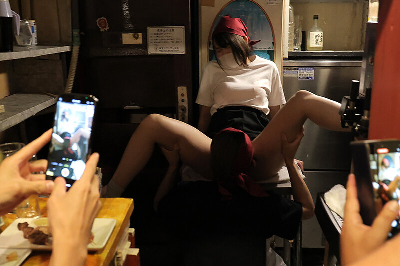 「仕事中は真面目だが、エロい雰囲気になったら抜いてくれるおま○こも、お口もゆるい女子大生」のサンプル画像15枚目