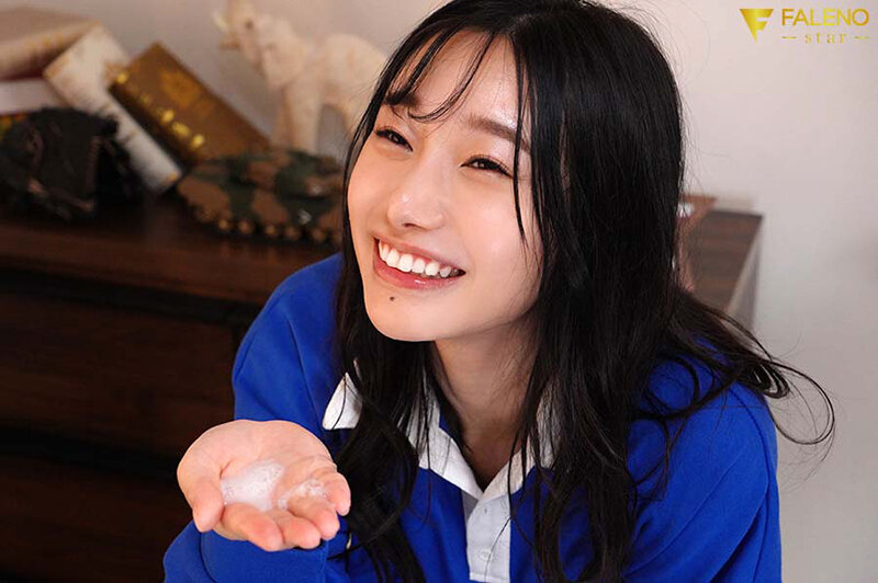 「「私のフェラの方が気持ちいいよ…」彼女ができた僕に嫉妬した女先輩のねっとりフェラチオが本当に本当にスゴ過ぎて… 三葉ちはる」のサンプル画像8枚目