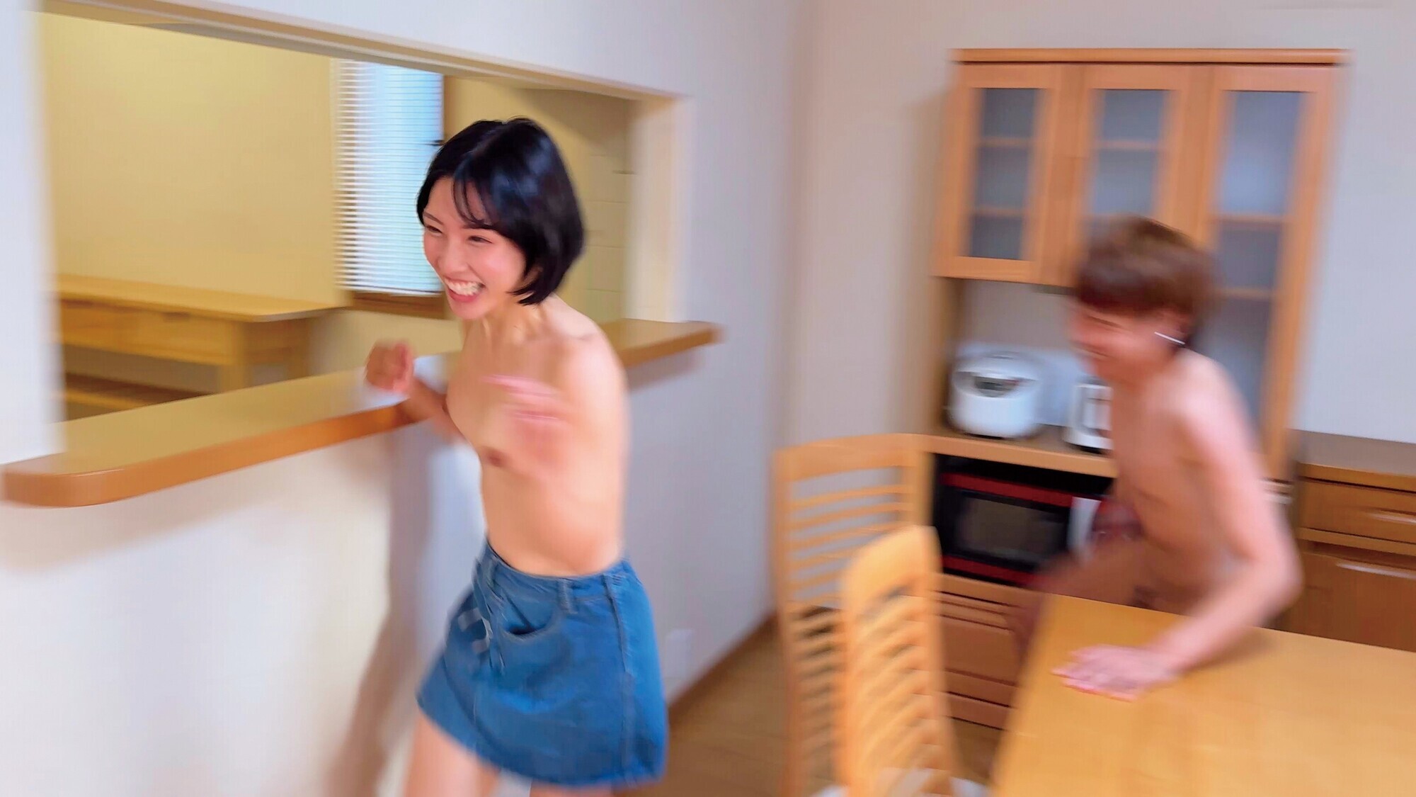 「「えっまだするの?何回、私の中に出すつもり?もう無理!イキ過ぎて頭おかしくなっちゃう!!」素人女子大生vsイケメンAV男優 中出し鬼ごっこ 追いかけまわして捕まったら超絶高速ピストンで無制限生中出し!! 3」のサンプル画像2枚目