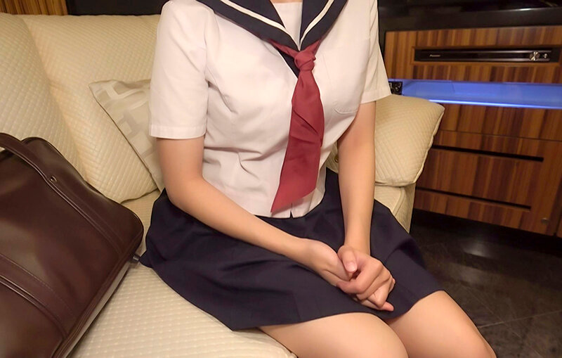 「糸井瑠花 Gカップ巨乳美少女の中出しハメ撮り動画|水泳部JKの美乳が揺れる濃密映像」のサンプル画像1枚目