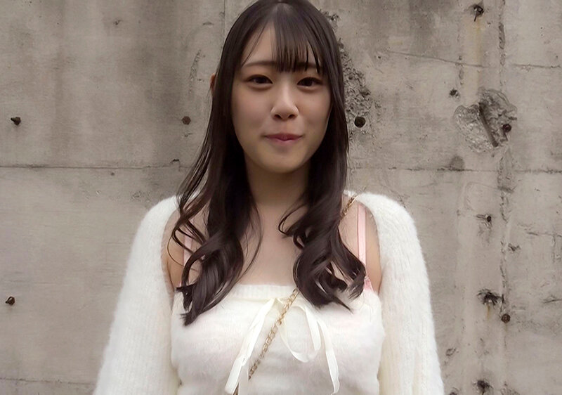 「白石なぎさ 巨乳×巨尻のマシュマロボディとハメ撮り中出し！癒し系美女とお泊まりプライベート映像」のサンプル画像1枚目