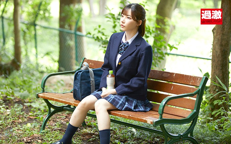 「こんな野外で？！顔射後も止めない突然の笑顔しゃぶりで連続2回おねだり女子○生SP 深田えいみ」のサンプル画像1枚目