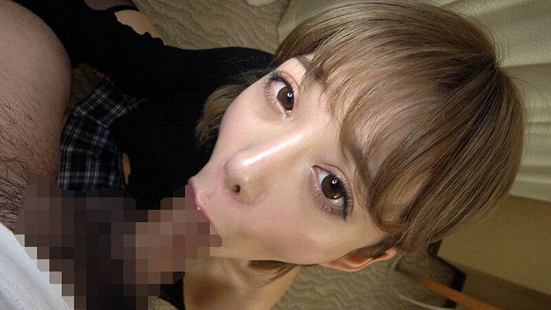 「すんごいエロいフェラ顔でチ〇ポにしゃぶりつく！ドスケベすぎるP活娘に大量ザーメン口内射精！」のサンプル画像7枚目