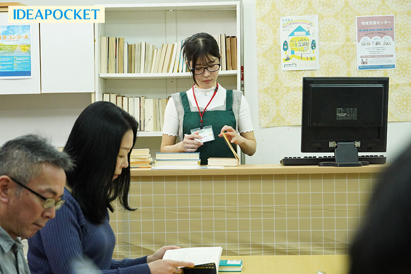 「坂井美桜の騎乗位とフェラがエロい！スリム巨乳の美少女痴女が魅せる淫乱プレイ」のサムネイル