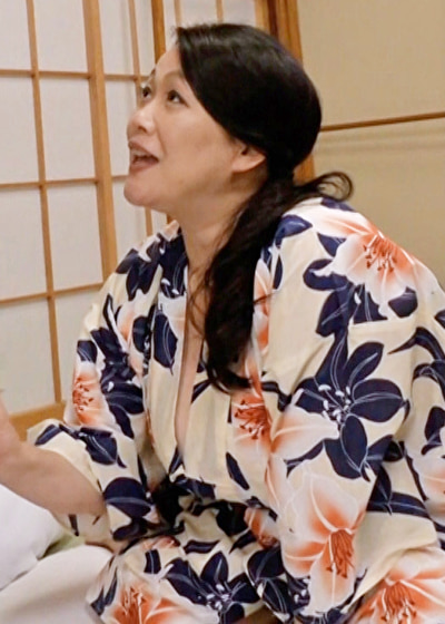 「何回でもできるよ、ほら!」ヤリタイ盛りの愚息の肉棒に翻弄される豊満ボディの五十路熟母!