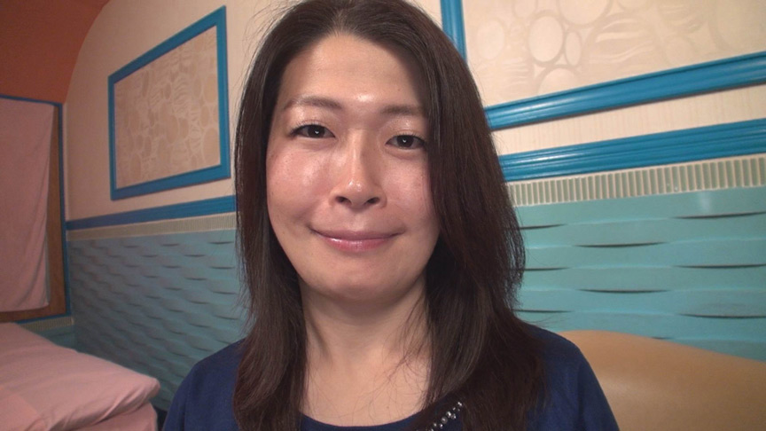 「遅咲き熟女 良き妻・良き母を務めてきた遊びを知らないお堅い女が…過呼吸になるほどの濃密なSEX 20人4時間12」のサンプル画像9枚目