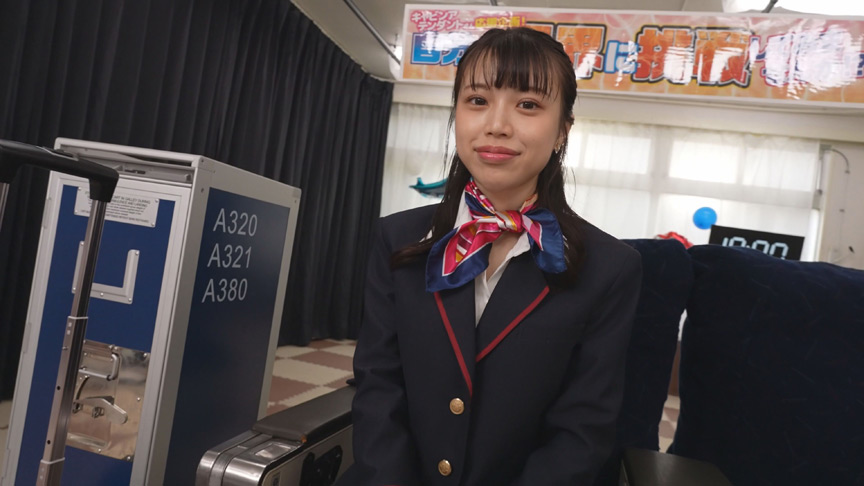 「【素人CA】美脚キャビンアテンダントのディルドチャレンジ！透け壁越しに羞恥プレイで悶絶するわこさん編」のサンプル画像1枚目