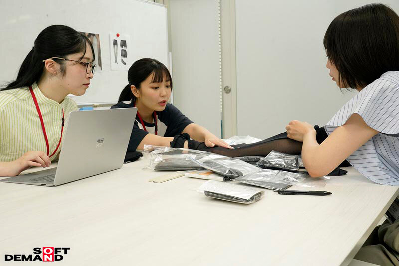 「男子社員は黒パンスト尻オナホを試して改善点を提出して下さい SOD女子社員新商品開発記録」のサンプル画像3枚目