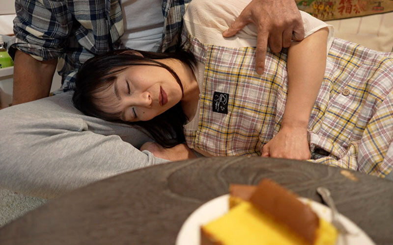 「素人の縛り生中出し【敏感イキ狂い痙攣妻編】お隣の優しい奥さんが料理のお裾分けをくれたので、カラダも一緒に食べてあげました。 平岡里枝子」のサンプル画像3枚目