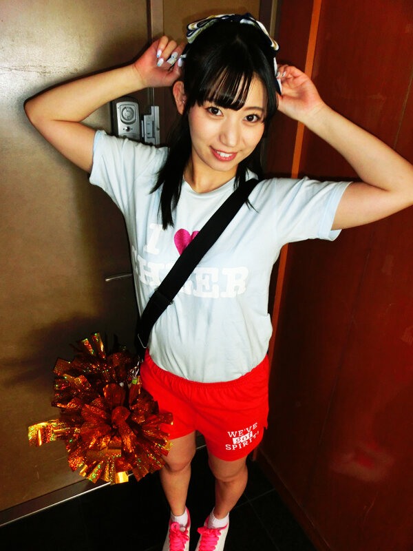 「笑顔がかわいいチアガール

鍛え上げた健康的な軟体ボディを持つ美少女が男達に責められまくってイカされまくる様子をご覧ください！」のサムネイル