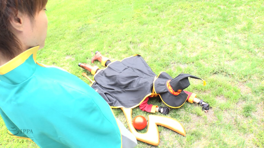 「【コスプレ】この素晴らしい世界に祝福を！めぐみん風コスプレ美女の激カワなりきりプレイ」のサンプル画像1枚目