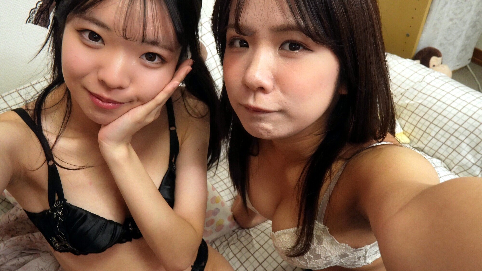 「「私たちが射精させてあげるっ」アナタを取り合うWオナサポ 橘いおり・佐野葉月」のサンプル画像1枚目