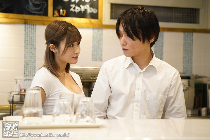 「バイト先NTR 欲求不満な人妻の愚痴を聞いていたら毎日中出しSEXできた 藤森里穂」のサンプル画像1枚目