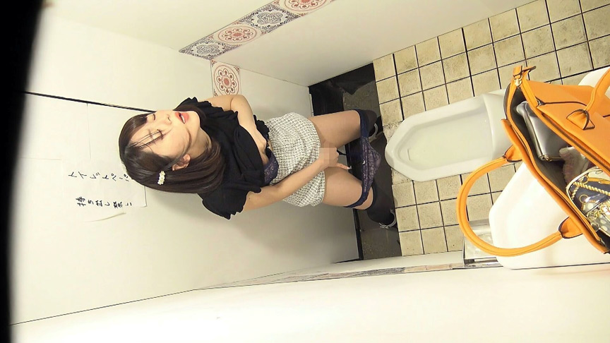 「覗き見厳禁! 女子トイレ秘密オナニー 40人」のサンプル画像5枚目