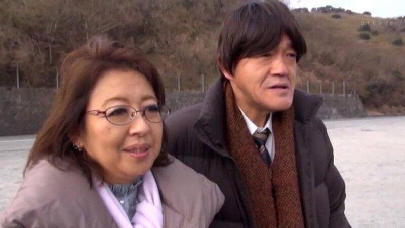 「【人妻NTR】昭和レトロな雰囲気で繰り広げられる寝取られ凌辱ドラマ|背徳の肉体関係」のサンプル画像1枚目