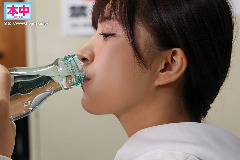 「生意気な学生バイトに1週間媚薬を仕込み続けて2人きりになるシフトの夜に勤務態度改善キメセク中出し15発 根尾あかり」のサンプル画像4枚目