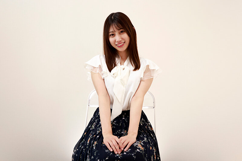 「おっとり性格の塾講師 脱いだらエロすぎBODY チンポの相性抜群でガチイキ 春乃るる」のサンプル画像1枚目