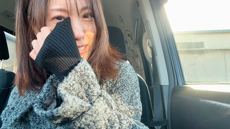 「職場で知り合った美人パートの長瀬麻美さんは人生で一度も精子を飲んだことが無いみたいで、ラブホ飲みで距離感縮めてSEXしたらゴックンしてくれたので旦那が帰宅するPM22:00まで何度も精飲と中出しをした。」のサンプル画像12枚目