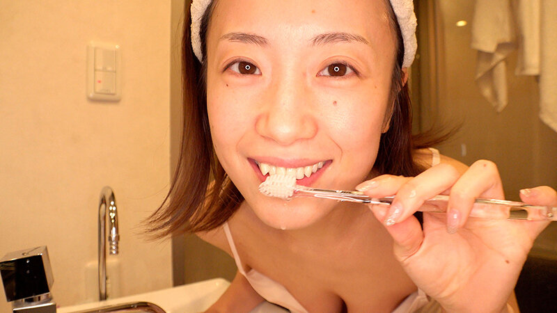 「職場で知り合った美人パートの長瀬麻美さんは人生で一度も精子を飲んだことが無いみたいで、ラブホ飲みで距離感縮めてSEXしたらゴックンしてくれたので旦那が帰宅するPM22:00まで何度も精飲と中出しをした。」のサンプル画像15枚目