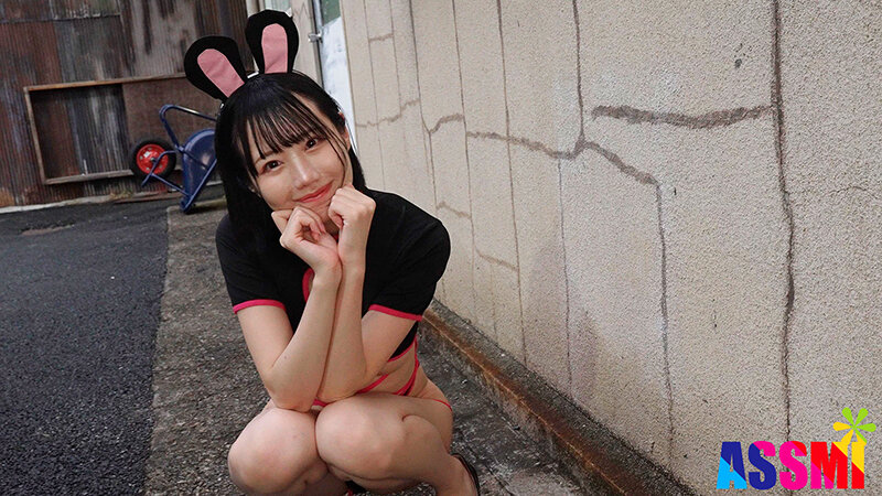 「琥珀やや 美尻レースクイーンが野外露出で恥じらい放尿＆浣腸プレイ！アナルセックス中出し解禁」のサンプル画像9枚目