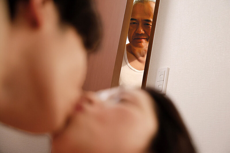 「ギリギリ近親相姦 私は義父と義息の性処理肉便器 加山なつこ」のサンプル画像10枚目