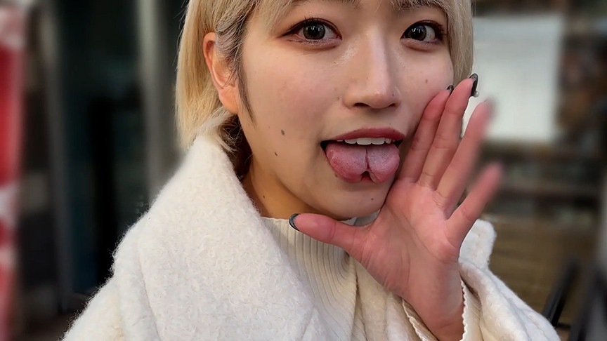 「街角で声をかけて口内観察させてもらう 美容部員 はるのちゃん」のサンプル画像1枚目