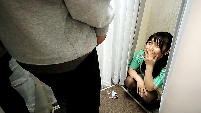 「エロい店員がこっそり抜いてくれた話。 すずねさん」のサンプル画像1枚目