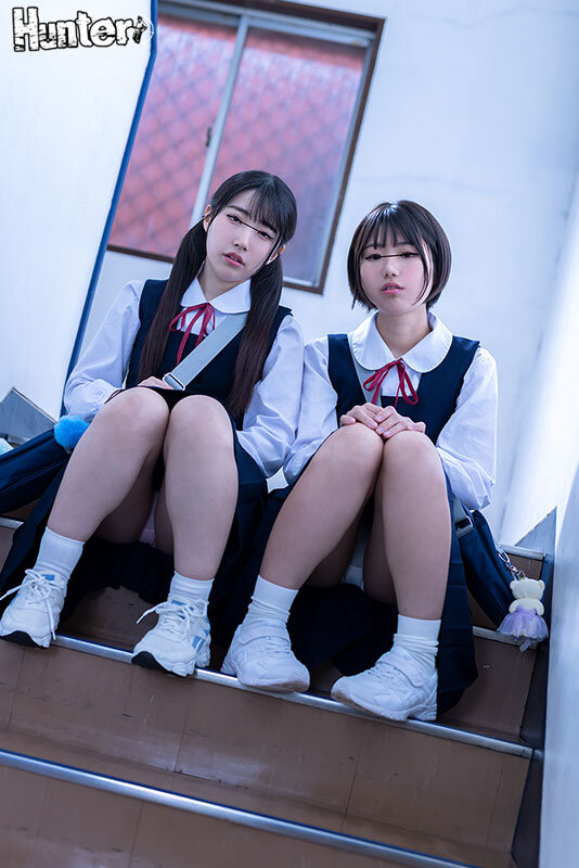 「ゲーセンで知り合ったうぶ学生にいたずら！親に反抗期全開の大人になりたがるうぶ学生にいたずらしまくり！AV＆エロ本を見せつけチ○ポも見せつけフェラさせたり！言う事を聞かない時はビンタや喉奥イラマ！更には顔射、イラマ漬け喉奥発射、中出しまでしちゃいます！」のサンプル画像1枚目