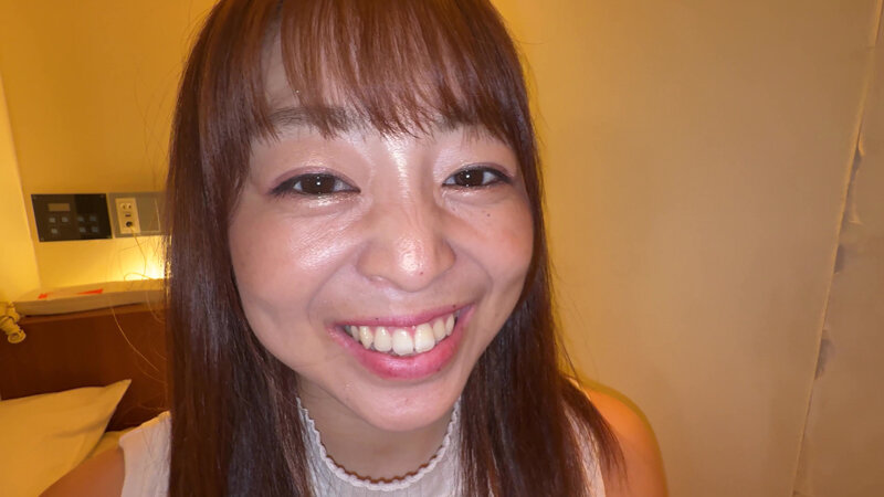 「【個人撮影】赤城穂波 初喉チンコ触り＆超長舌を開口器で観察」のサンプル画像1枚目