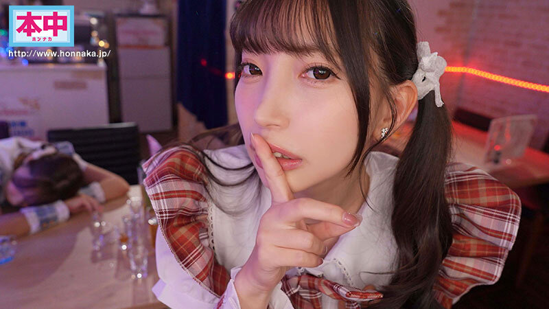 「冬愛ことね・一条みおのメイドコンカフェで美少女ハーレムフェラ＆中出し誘惑プレイ」のサンプル画像4枚目