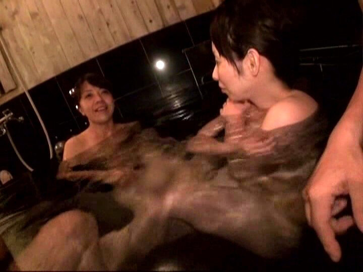 「【AIリマスター版】人妻不倫旅行×人妻湯恋旅行 collaboration ＃06 Side.A」のサンプル画像14枚目