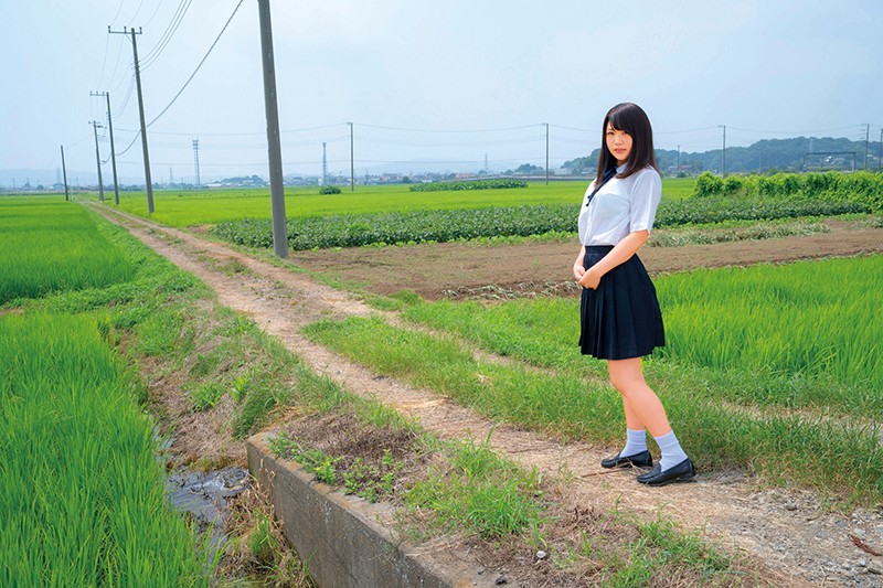「関東6県から調達しました！ クラスでは目立たないすみっこ女子 初撮りで半泣きSEX20人 4時間」のサンプル画像5枚目
