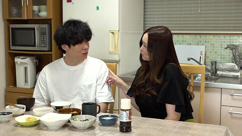 「愛澤らな 巨乳素人妻が中出しプレイ!コンビニで働く美熟女の濃厚セックス動画」のサンプル画像6枚目