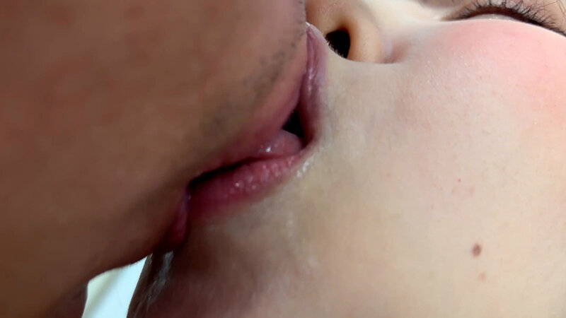 「M男が街中で女性に声をかけてキスさせてもらう 食品工場事務員 みりなちゃん」のサンプル画像12枚目