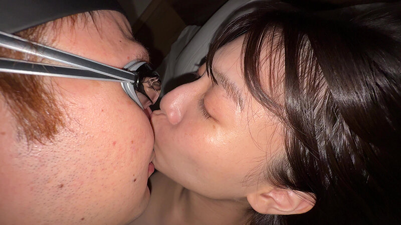 「【個人撮影】湊波流のデカ舌ディープキス&ツバ鼻吸い」のサンプル画像17枚目