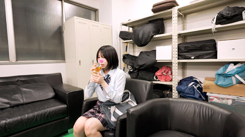 「流出!!セクハラ面接の一部始終。 狙われた世間知らずJ系 まりか(1●歳)」のサンプル画像2枚目