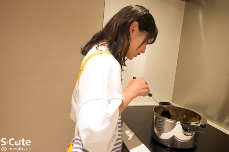 「「ご飯にする？お風呂にする？それとも私？」を渚みつきがやったら想像以上にエロ過ぎた。」のサンプル画像5枚目